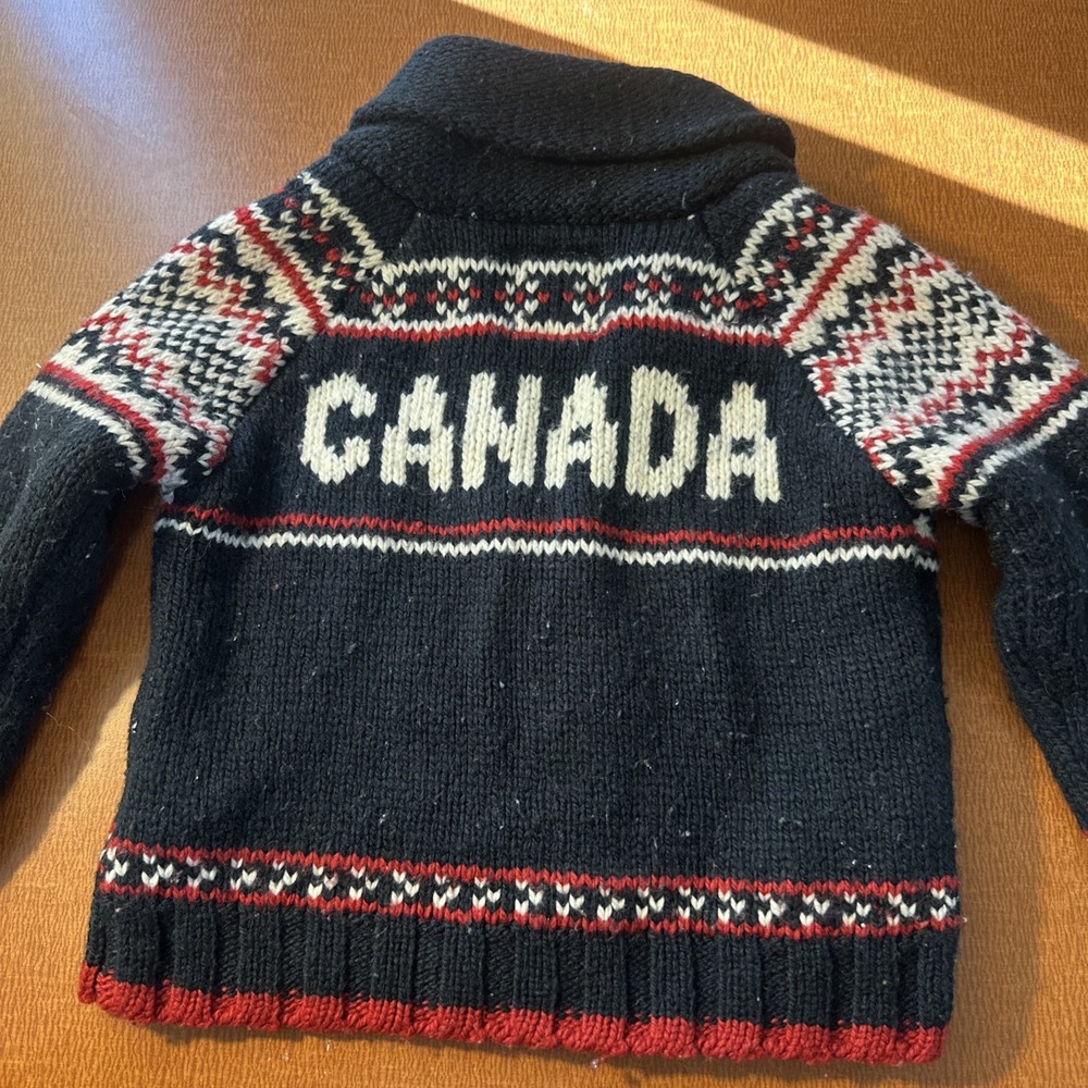 Canadiana Kids Unisex Small Button Down Canada Sweater‎ Winter Cozy 18-24 Months